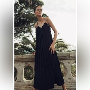 Zara Black V-Neck Pleated Dress blogger fav